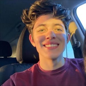 Meet your Posher, Emmanuel